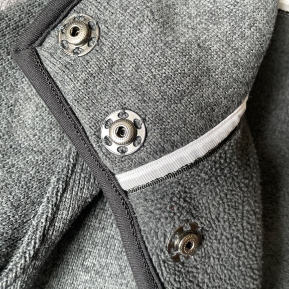 ivivva by lululemon children's asymmetrical grey sweatshirt w/ monkey paws - Picture 4 of 7